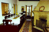 diningrm.jpg (29163 bytes)